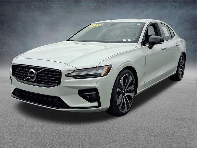 2022 Volvo S60 B5 AWD Momentum