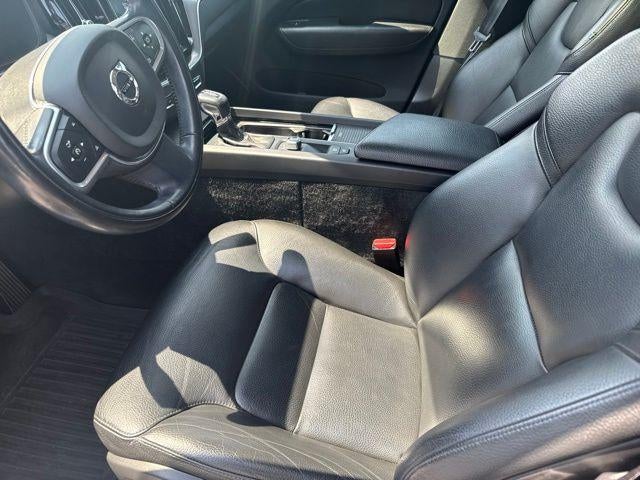 2018 Volvo XC60 T5 AWD Momentum