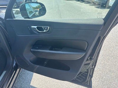 2018 Volvo XC60 T5 AWD Momentum