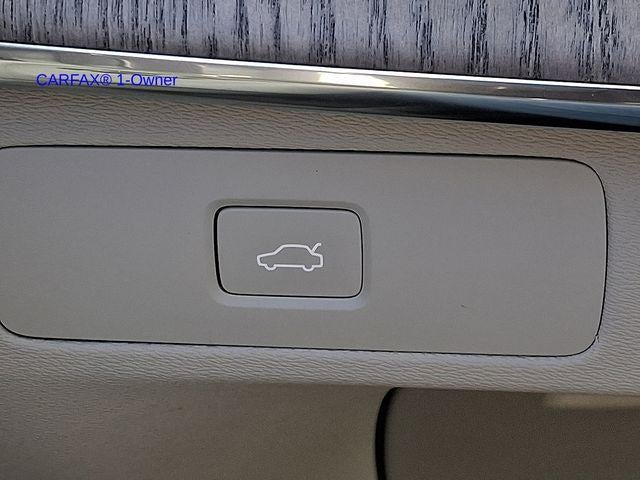 2023 Volvo XC90 B6 AWD Ultimate 6P