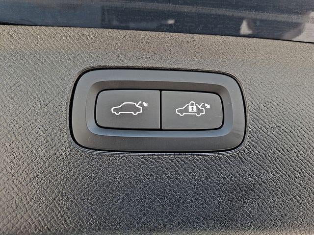 2023 Volvo XC90 B6 AWD Plus 7P