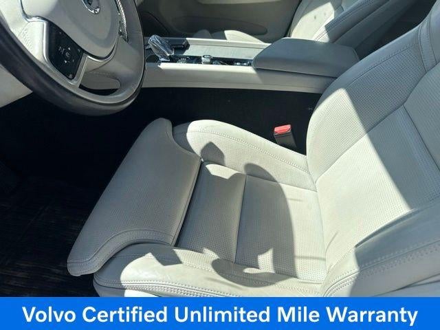 2023 Volvo XC60 B6 AWD Ultimate Bright Theme