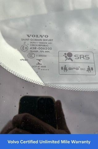 2023 Volvo XC60 B6 AWD Ultimate Dark Theme