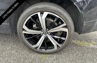 2023 Volvo XC60 B6 AWD Ultimate Dark Theme