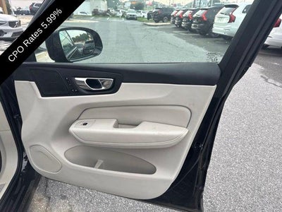 2023 Volvo XC60 B6 AWD Ultimate Dark Theme