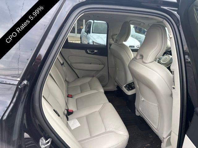 2023 Volvo XC60 B6 AWD Ultimate Dark Theme