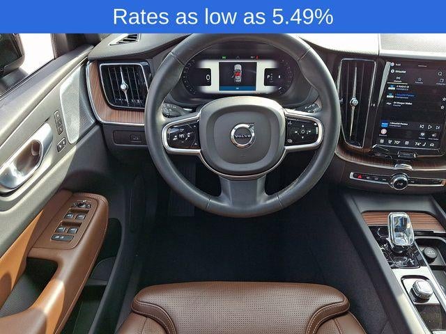 2023 Volvo XC60 B6 AWD Ultimate Dark Theme
