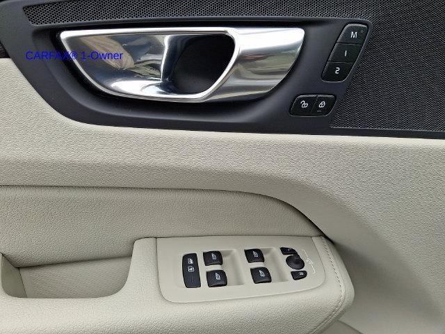 2021 Volvo XC60 T5 AWD Momentum