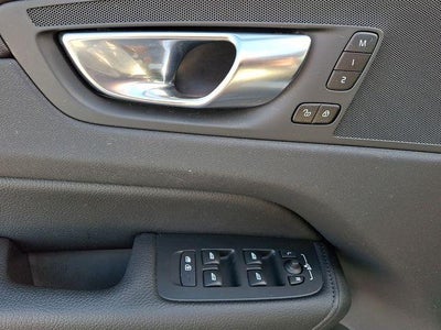2021 Volvo XC60 T5 AWD Momentum