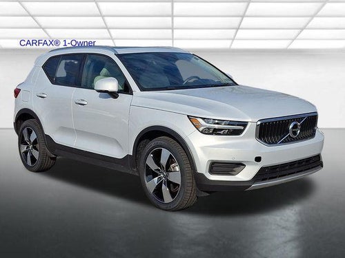2020 Volvo XC40 T5 AWD Momentum