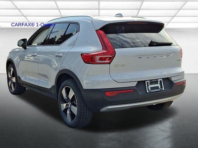 2020 Volvo XC40 T5 AWD Momentum