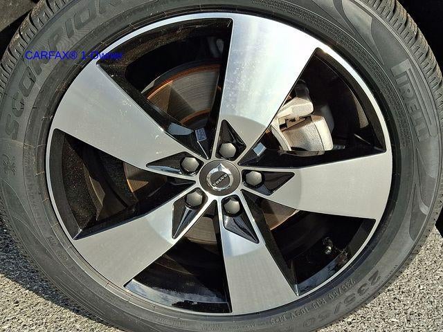 2020 Volvo XC40 T5 AWD Momentum