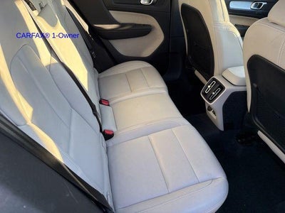 2021 Volvo XC40 T5 AWD Momentum