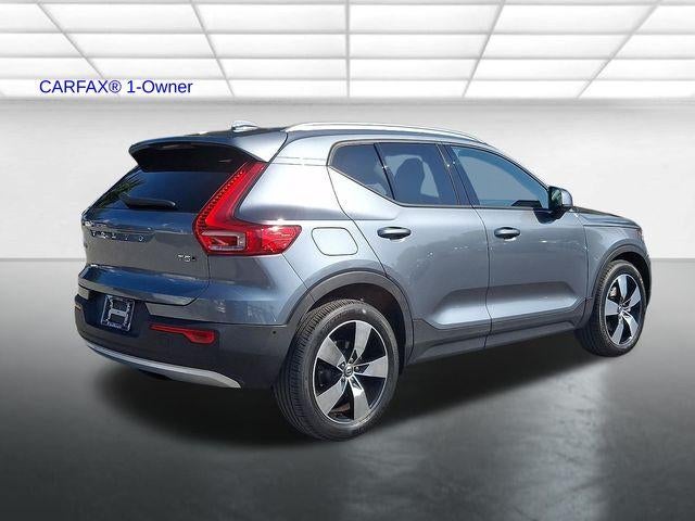 2019 Volvo XC40 T5 AWD Momentum