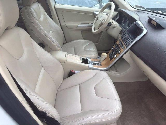 2010 Volvo XC60 AWD 4dr 3.0T w/Moonroof