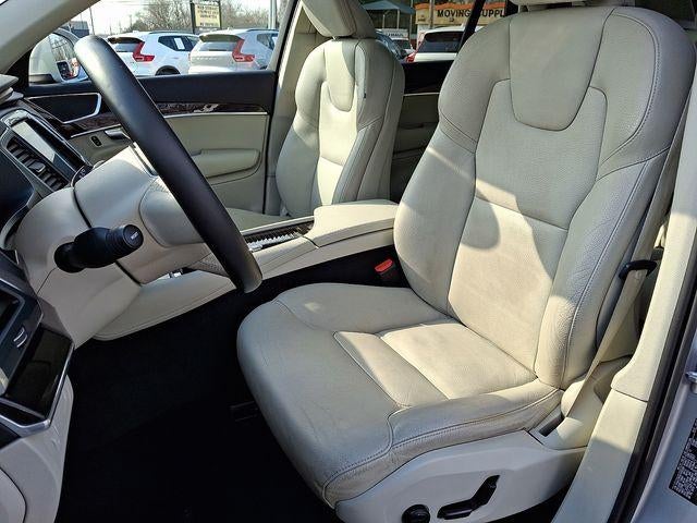 2019 Volvo XC90 T6 AWD Momentum