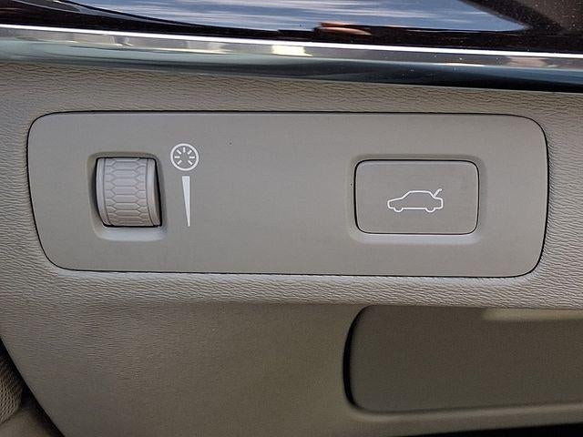 2019 Volvo XC90 T6 AWD Momentum