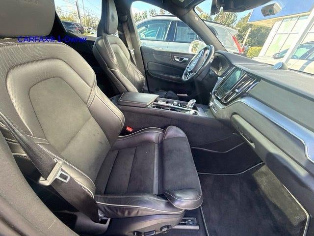 2019 Volvo XC60 T8 eAWD Plug-In Hybrid R-Design