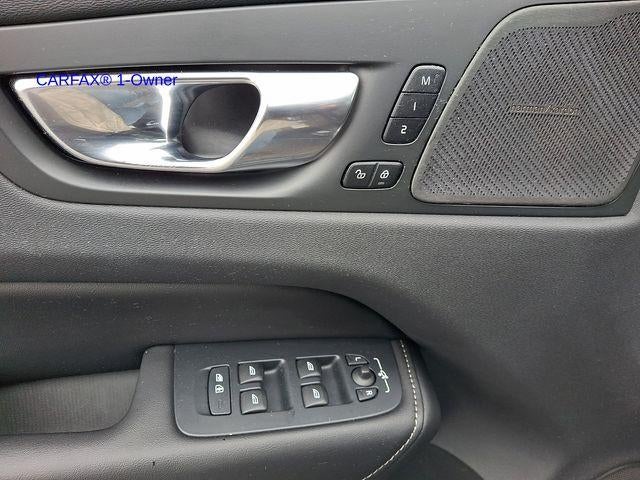 2022 Volvo XC60 Recharge Plug-In Hybrid T8 eAWD PHEV Inscription Extended Range