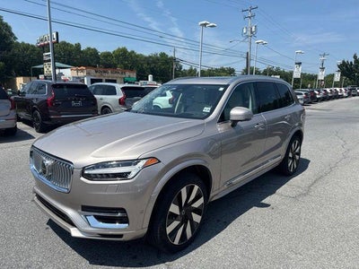 2025 Volvo XC90 Plug-In Hybrid T8 AWD Ultra 6-Seater