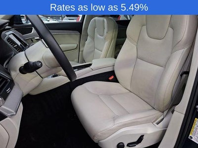 2023 Volvo XC90 B5 AWD Core 7P