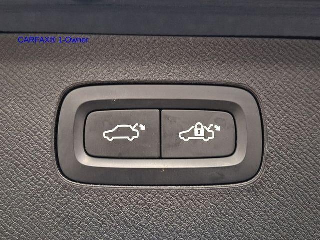 2023 Volvo XC90 B5 AWD Core 7P