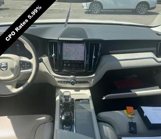 2023 Volvo XC60 B5 AWD Ultimate Bright Theme