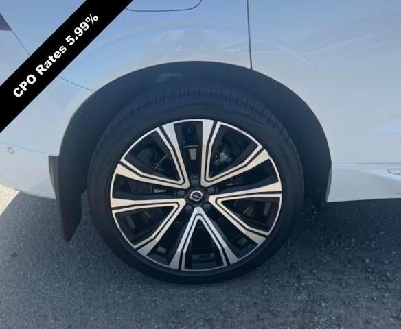 2023 Volvo XC60 B5 AWD Ultimate Bright Theme