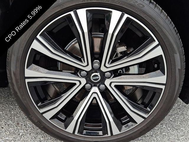 2023 Volvo XC60 B5 AWD Ultimate Bright Theme