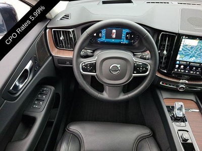 2023 Volvo XC60 B5 AWD Ultimate Bright Theme