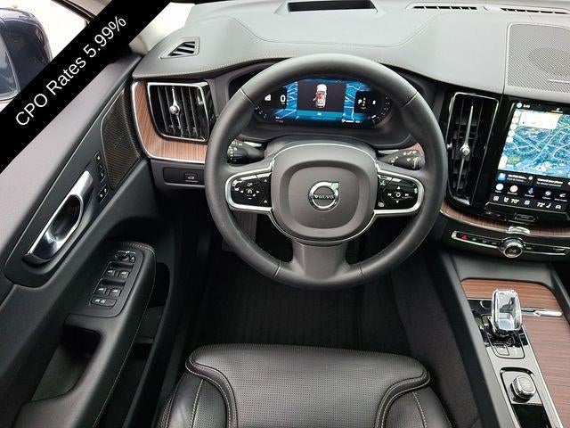 2023 Volvo XC60 B5 AWD Ultimate Bright Theme