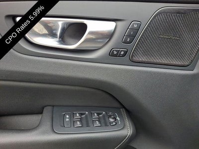 2023 Volvo XC60 B5 AWD Ultimate Bright Theme