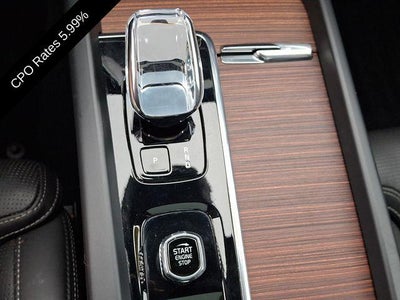 2023 Volvo XC60 B5 AWD Ultimate Bright Theme