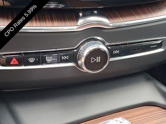 2023 Volvo XC60 B5 AWD Ultimate Bright Theme