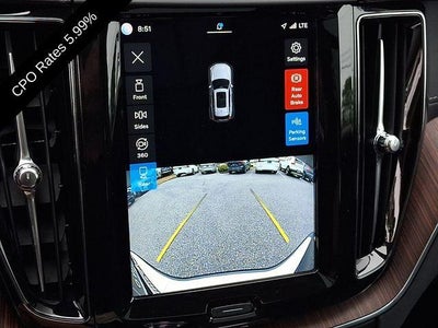 2023 Volvo XC60 B5 AWD Ultimate Bright Theme