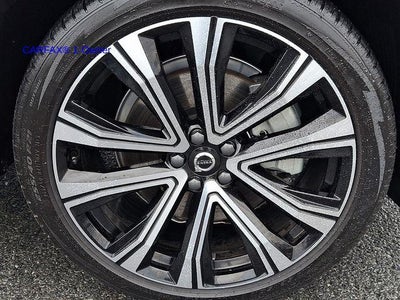 2023 Volvo XC60 B5 AWD Ultimate Bright Theme