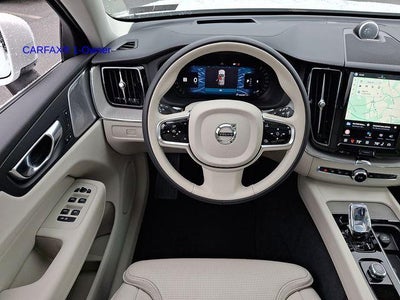 2023 Volvo XC60 B5 AWD Ultimate Bright Theme