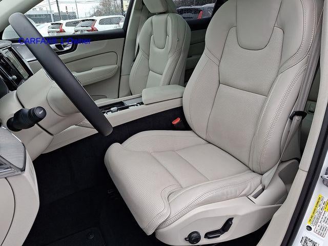 2023 Volvo XC60 B5 AWD Ultimate Bright Theme