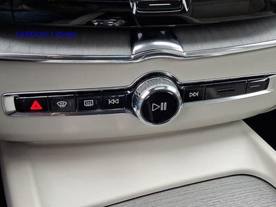 2023 Volvo XC60 B5 AWD Ultimate Bright Theme