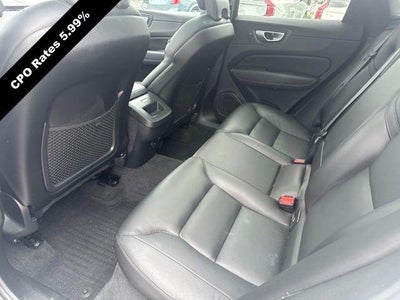 2024 Volvo XC60 B5 AWD Core Dark Theme