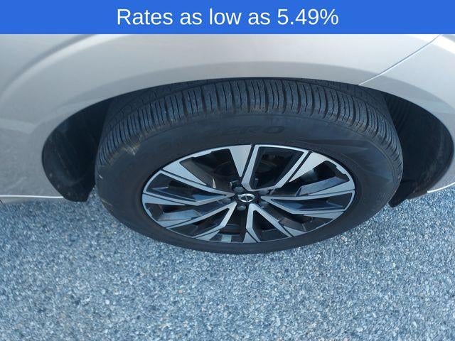 2024 Volvo XC60 B5 AWD Core Dark Theme