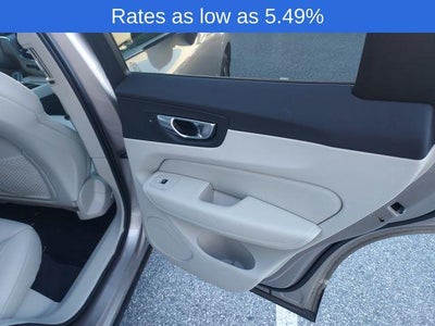 2024 Volvo XC60 B5 AWD Core Dark Theme