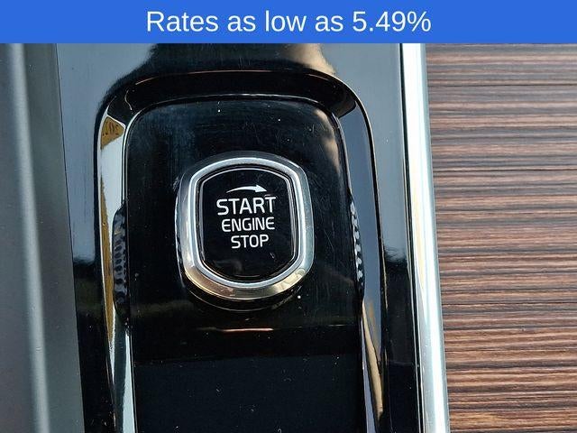 2022 Volvo XC60 B5 AWD Momentum