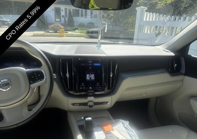 2024 Volvo XC60 B5 AWD Core Dark Theme