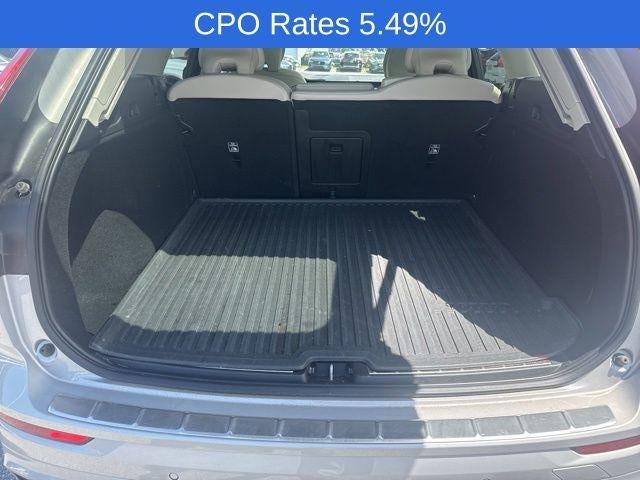 2024 Volvo XC60 B5 AWD Plus Dark Theme