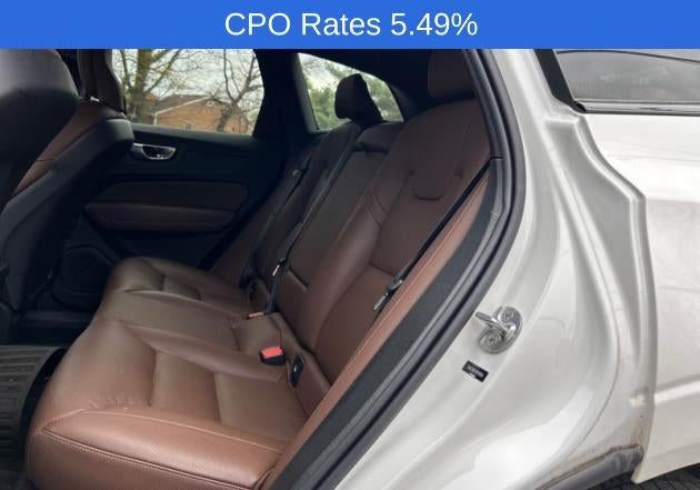 2024 Volvo XC60 B5 AWD Plus Dark Theme