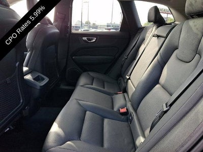 2024 Volvo XC60 B5 AWD Plus Dark Theme