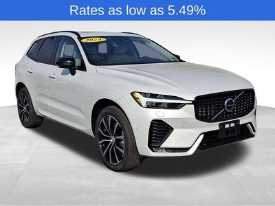 2024 Volvo XC60 B5 AWD Plus Dark Theme