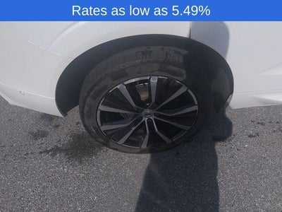 2024 Volvo XC60 B5 AWD Plus Dark Theme