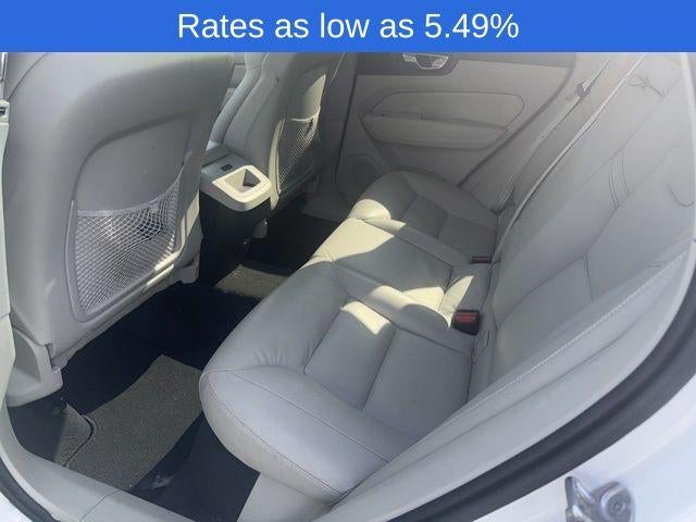 2024 Volvo XC60 B5 AWD Plus Dark Theme